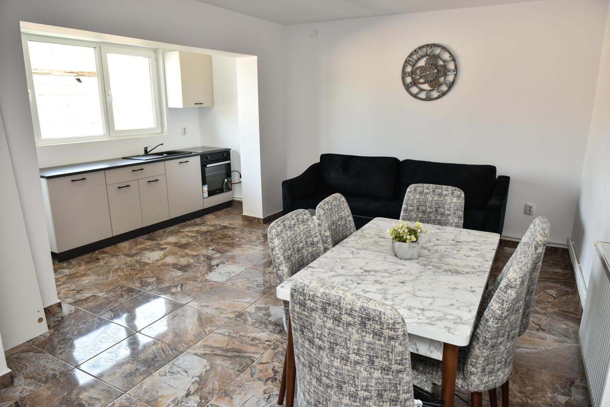 Apartament'S Moise Turda Exteriör bild