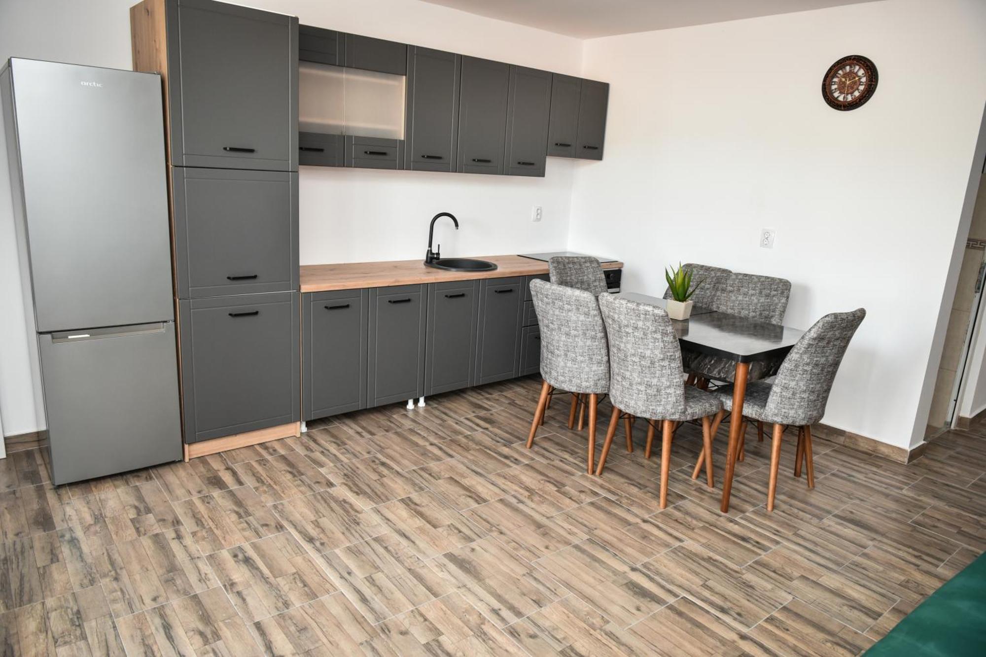 Apartament'S Moise Turda Exteriör bild
